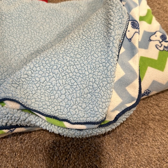 Chevron Baby Blanket with Cartoon Snoopy Design - Picture 3 of 3